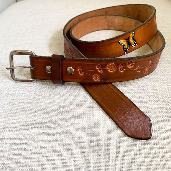 Vintage Accessories - Butterfly and floral embossed belt